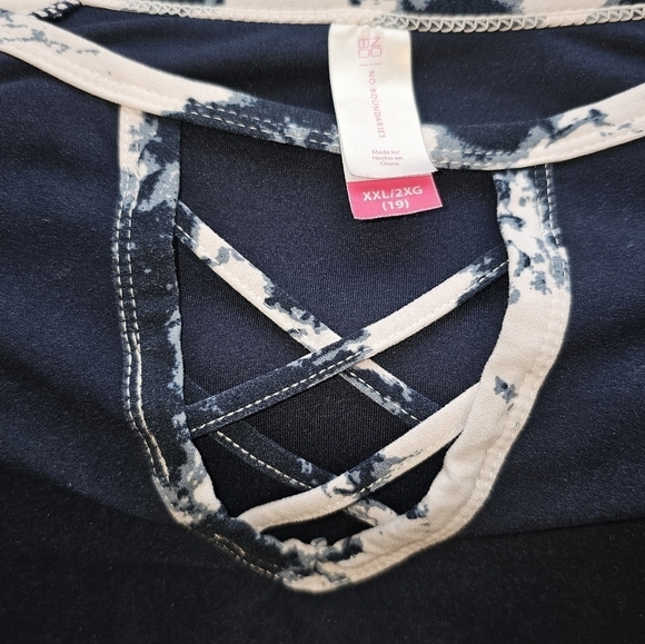 🛒💰No Boundaries tie front shirt - Picture 3 of 5